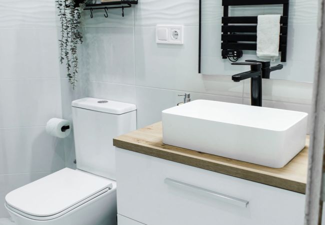 Casa adosada en Nerja - Recientemente Renovada con Jardín y Piscina Privada (Calefacción Opcional) Casa adosada en Nerja - Recientemente Renovada con Jardín y Piscina Privada (Calefacción Opcional)