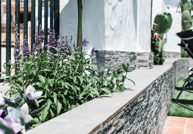 Casa adosada en Nerja - Recientemente Renovada con Jardín y Piscina Privada (Calefacción Opcional) Casa adosada en Nerja - Recientemente Renovada con Jardín y Piscina Privada (Calefacción Opcional)