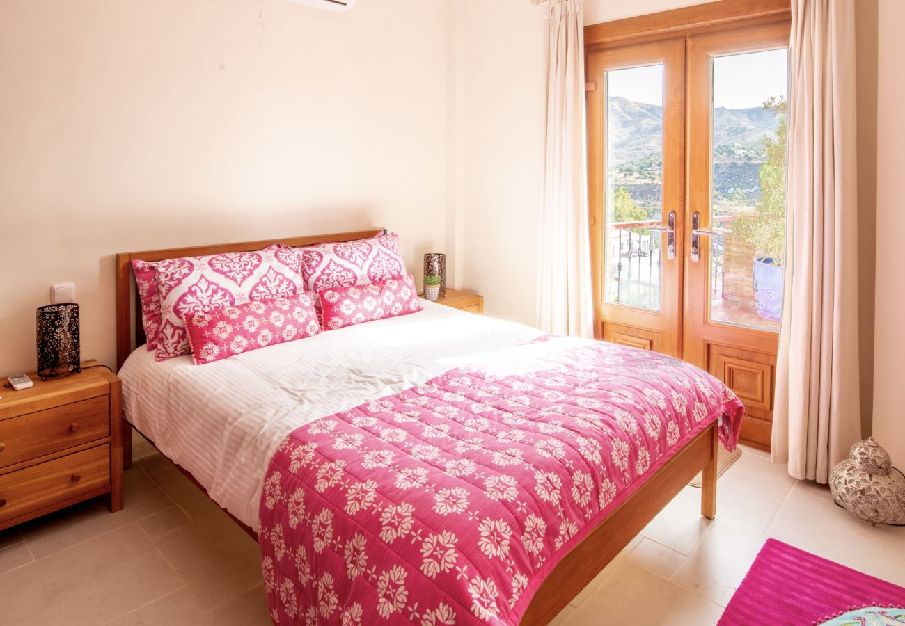 Villa en La Herradura - Vacaciones de Ensueño – Villa de Lujo con Piscina y Playa