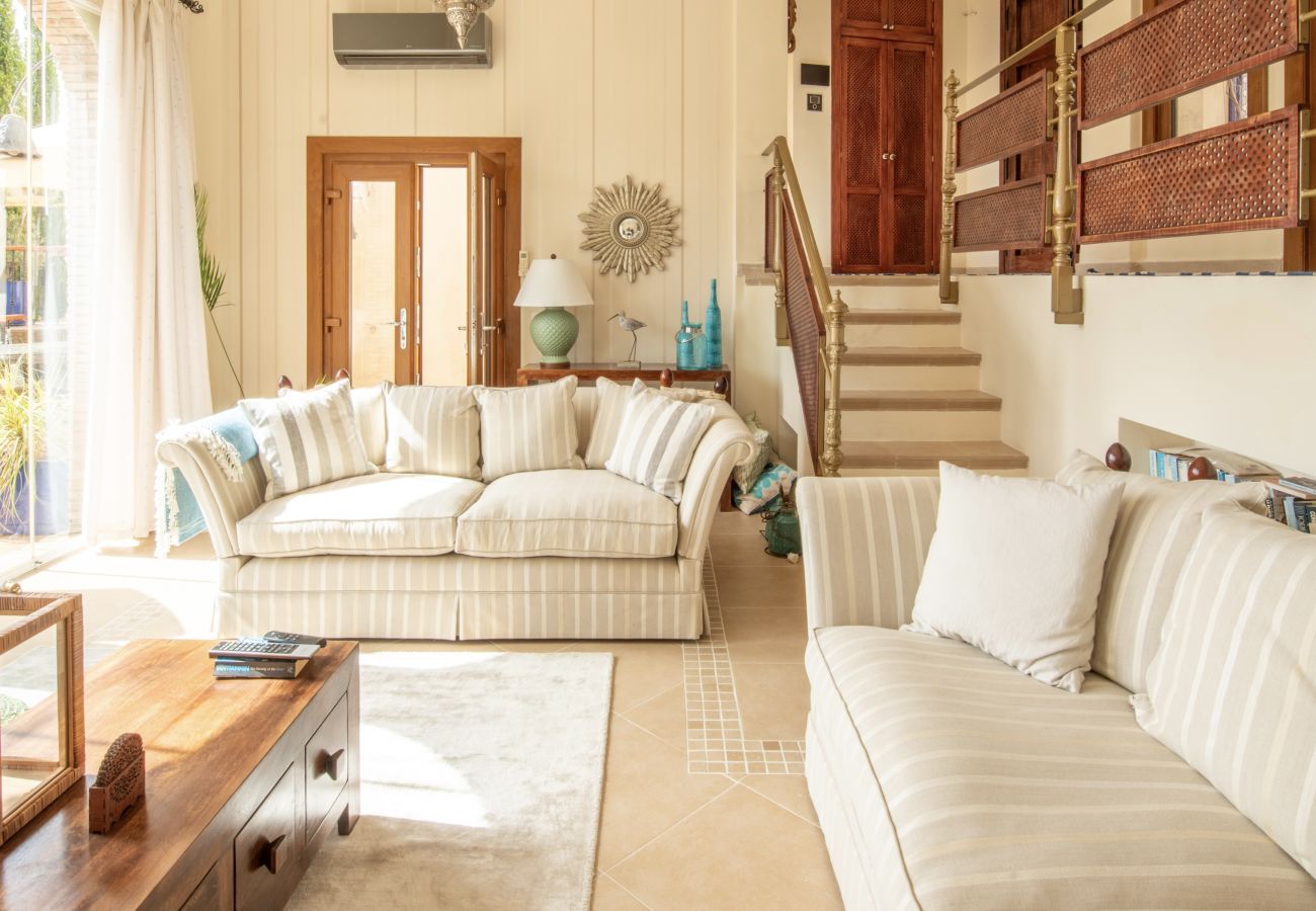 Villa en La Herradura - Vacaciones de Ensueño – Villa de Lujo con Piscina y Playa