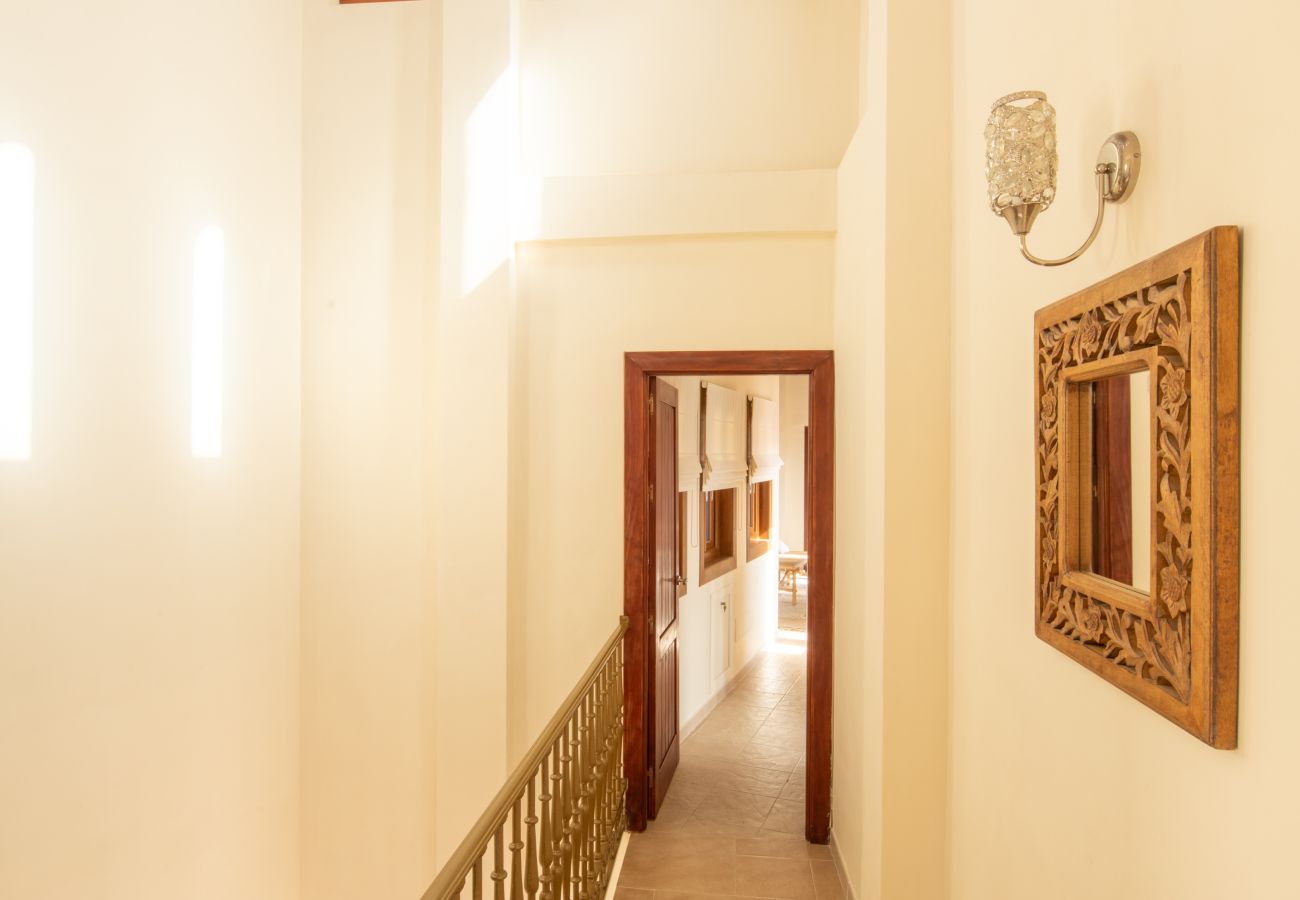 Villa en La Herradura - Vacaciones de Ensueño – Villa de Lujo con Piscina y Playa