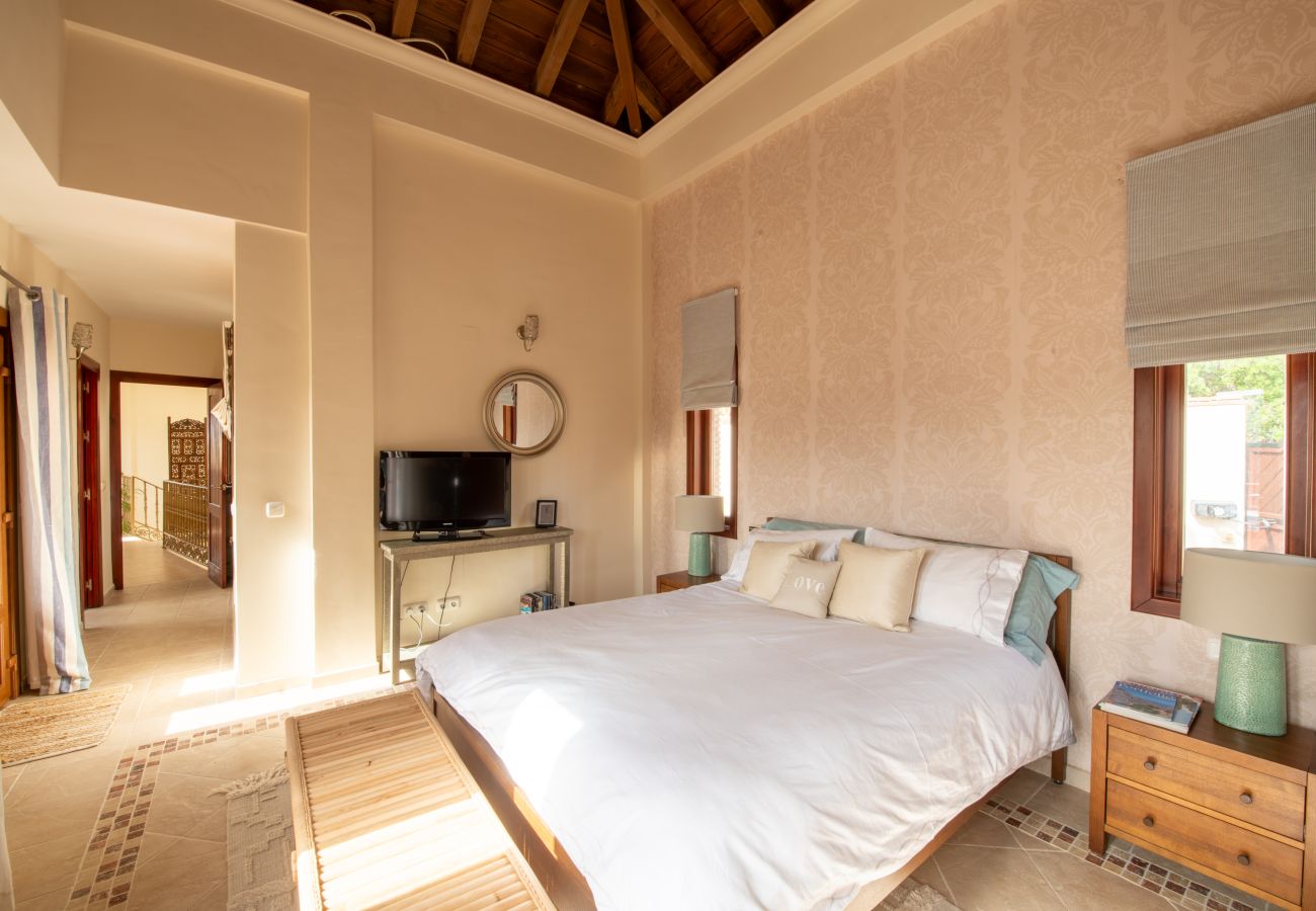 Villa en La Herradura - Vacaciones de Ensueño – Villa de Lujo con Piscina y Playa