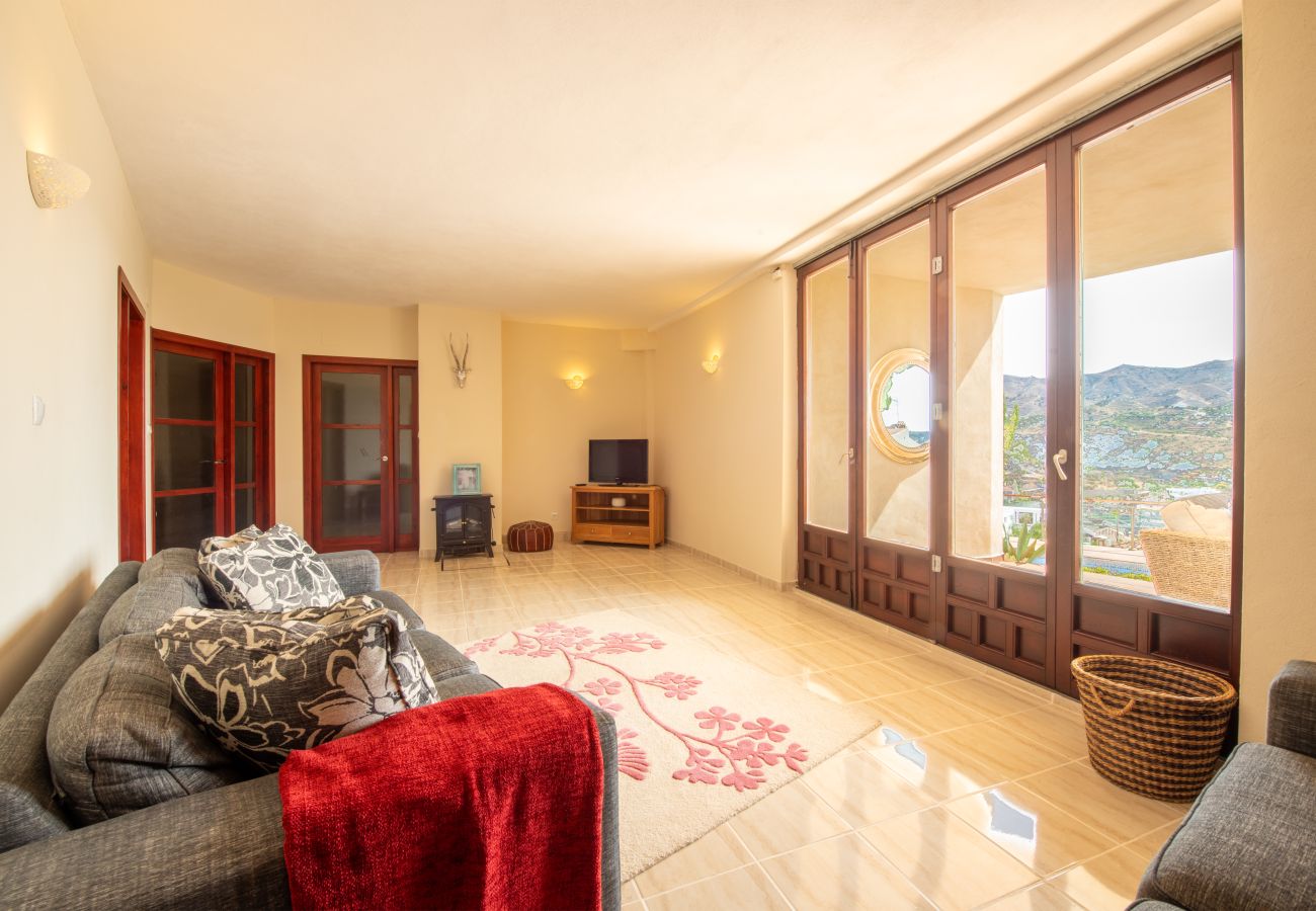 Villa en La Herradura - Vacaciones de Ensueño – Villa de Lujo con Piscina y Playa