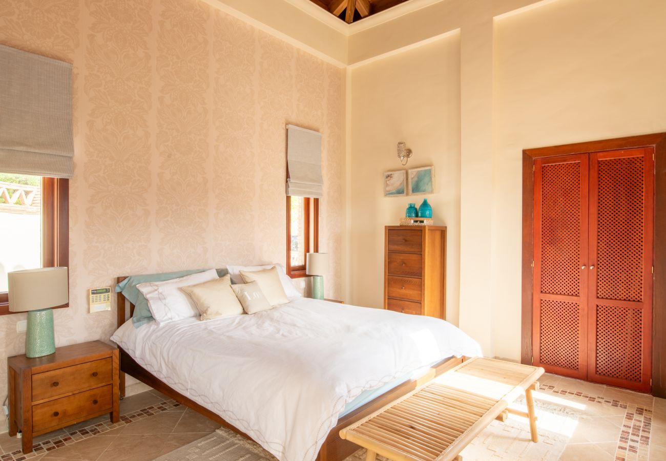 Villa en La Herradura - Vacaciones de Ensueño – Villa de Lujo con Piscina y Playa
