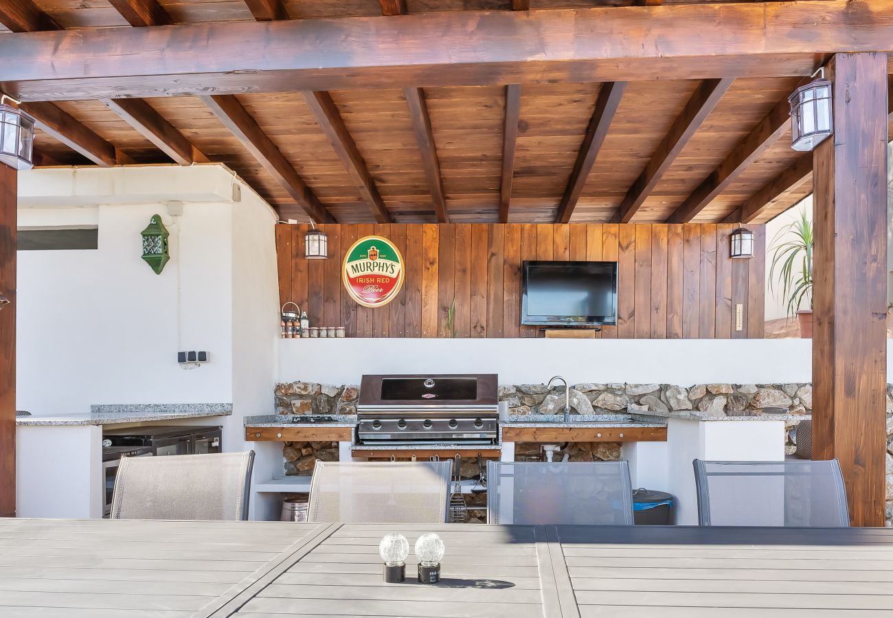 Villa en La Herradura - Vacaciones de Ensueño – Villa con Piscina y Playa