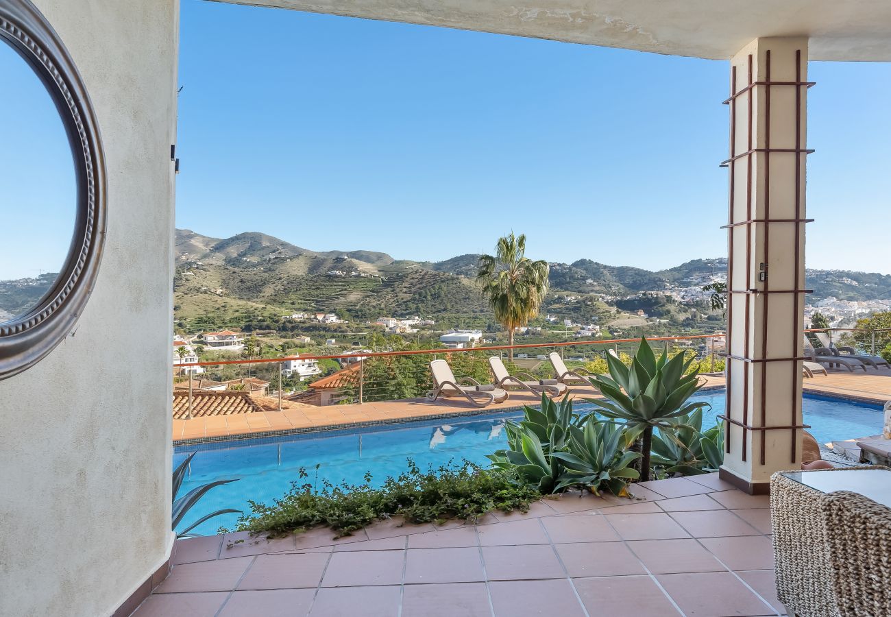 Villa en La Herradura - Vacaciones de Ensueño – Villa con Piscina y Playa