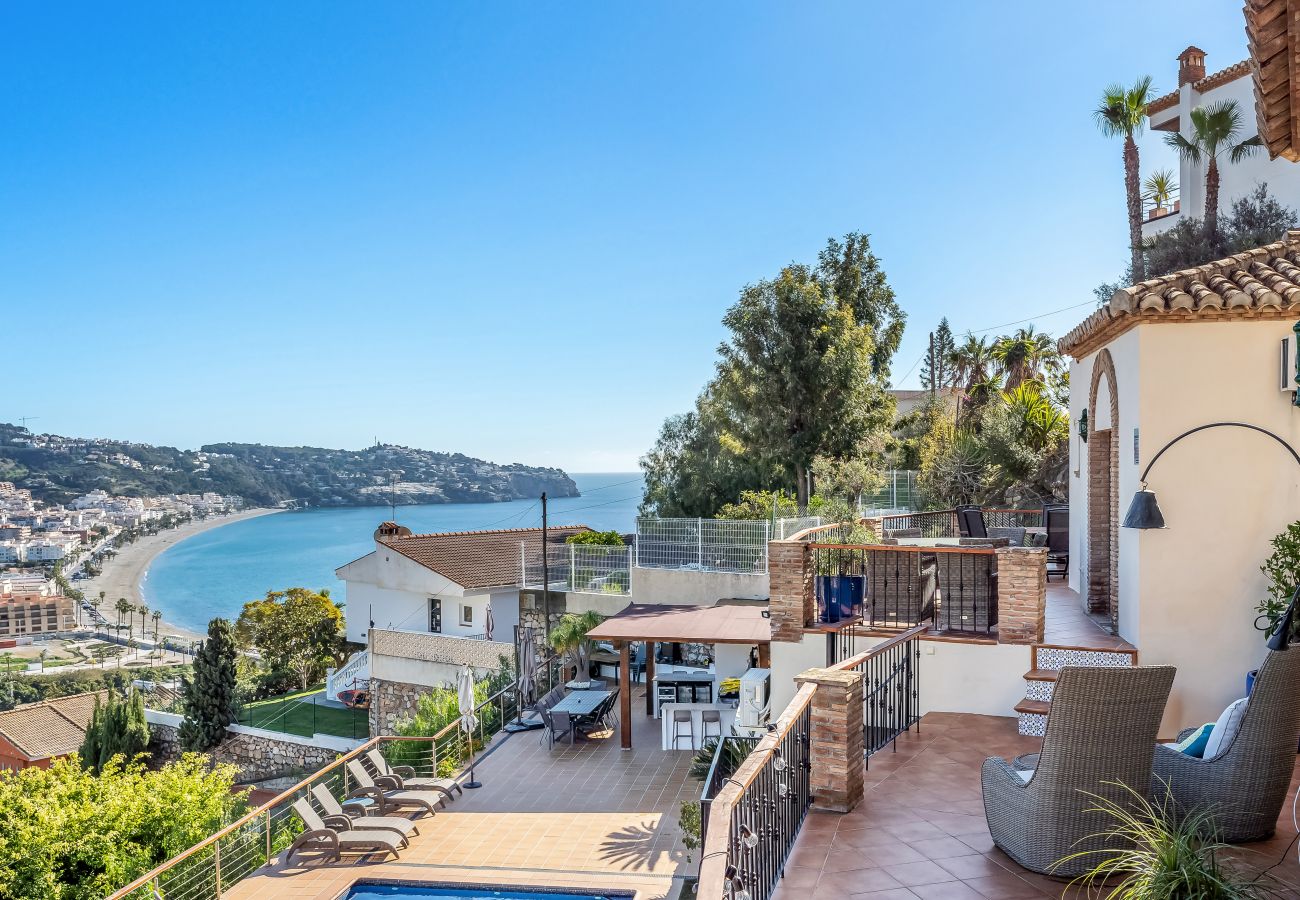 Villa en La Herradura - Vacaciones de Ensueño – Villa con Piscina y Playa