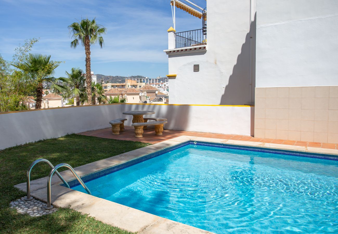 Casa adosada en Nerja - Terraza Soleada Cerca de la Playa Burriana