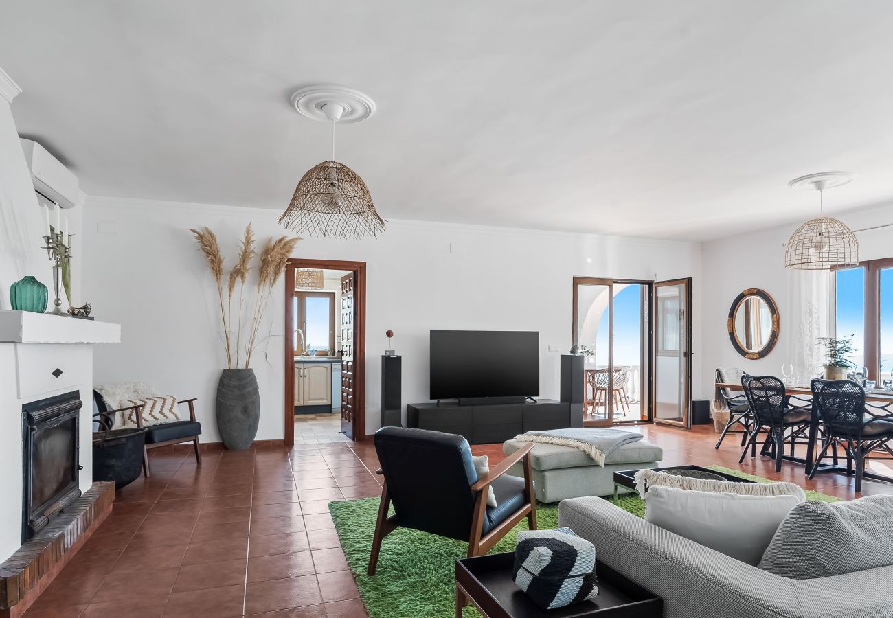Villa en Almuñecar - Refugio elegante con impresionantes vistas al mar