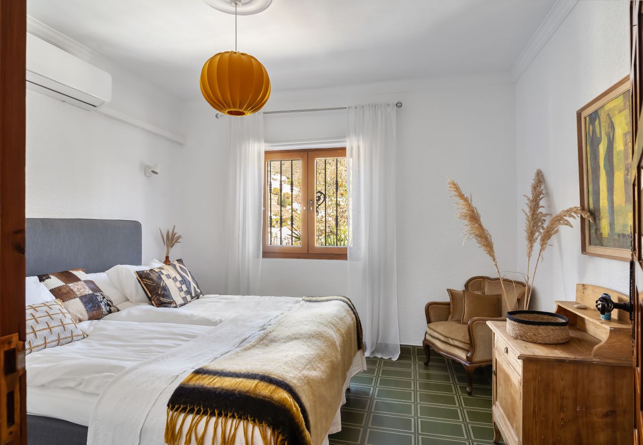 Villa en Almuñecar - Refugio elegante con impresionantes vistas al mar