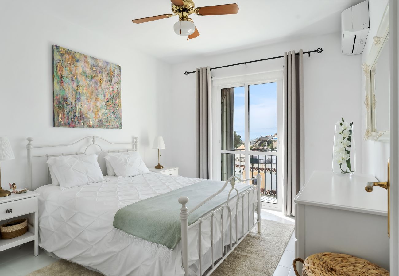 Casa adosada en Nerja - Casa elegante con gran jardín cerca de Burriana