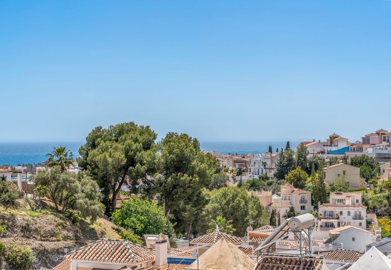 Casa adosada en Nerja - Casa elegante con gran jardín cerca de Burriana