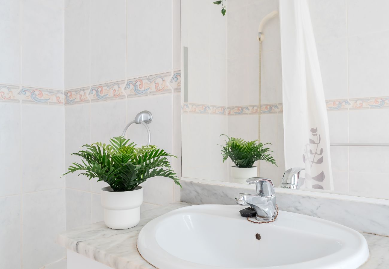 Apartamento en Nerja - Refugio natural con acceso a la mayor piscina de Nerja