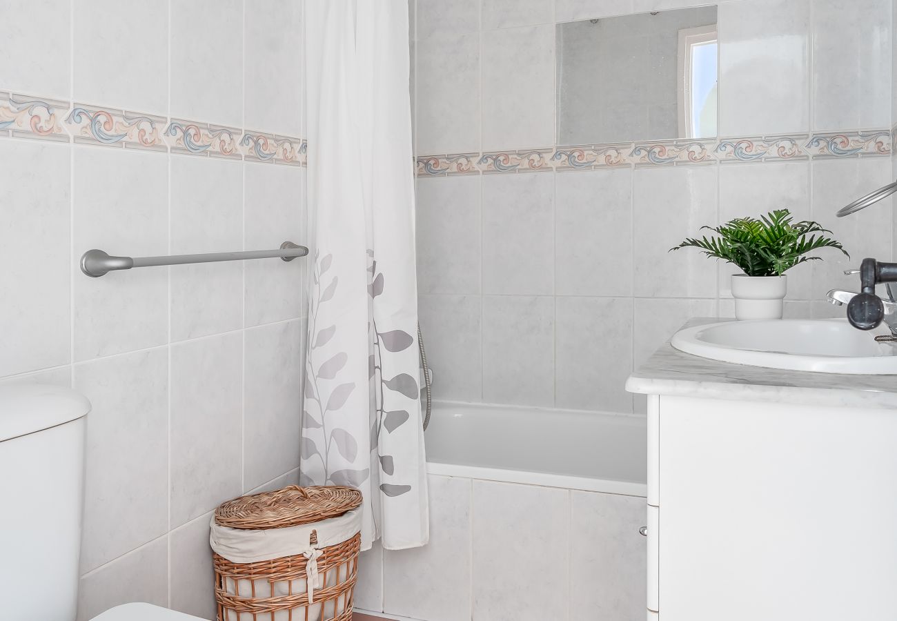 Apartamento en Nerja - Refugio natural con acceso a la mayor piscina de Nerja