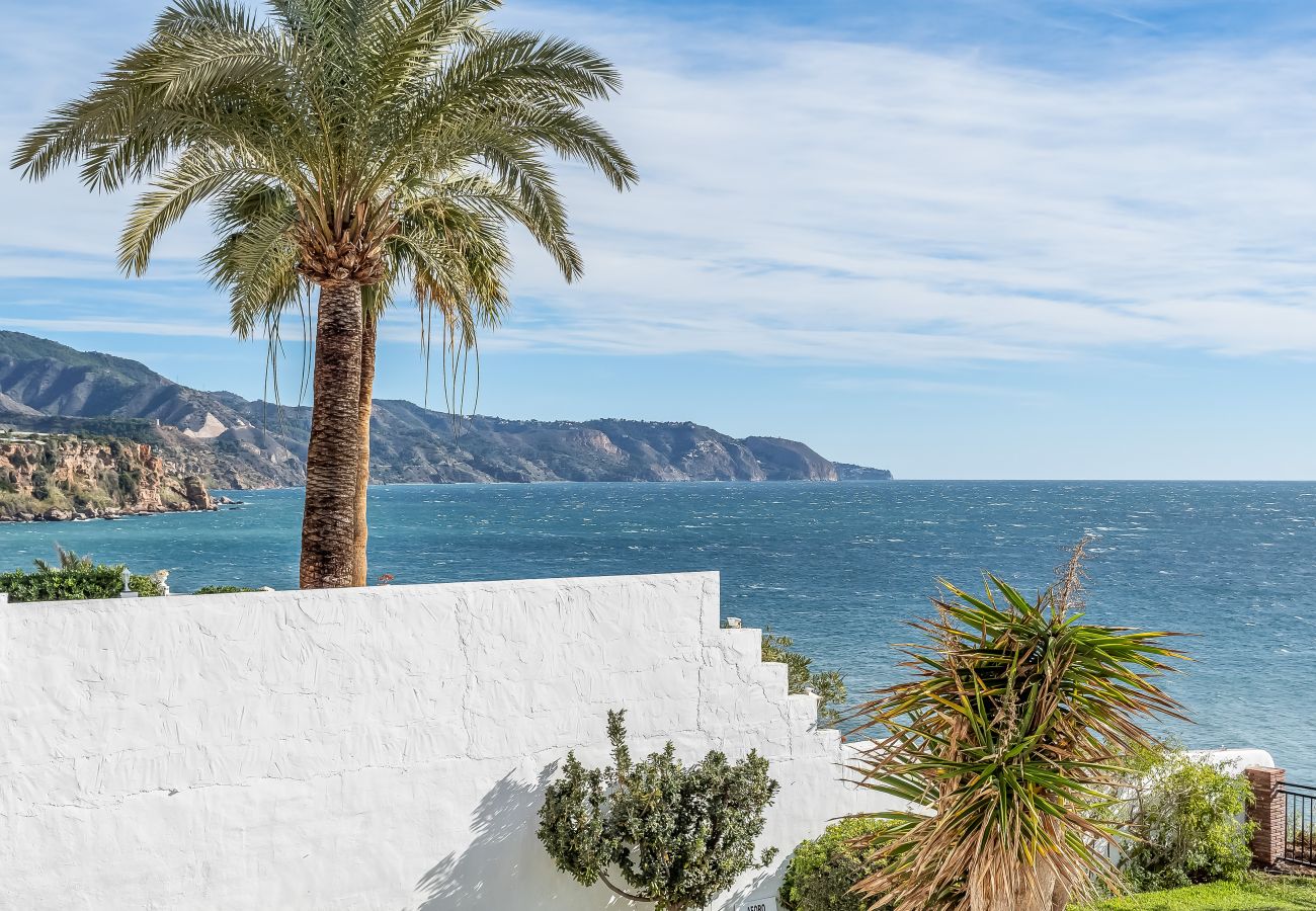 Apartamento en Nerja - Estancia frente al mar – Ubicación perfecta y céntrica en Nerja