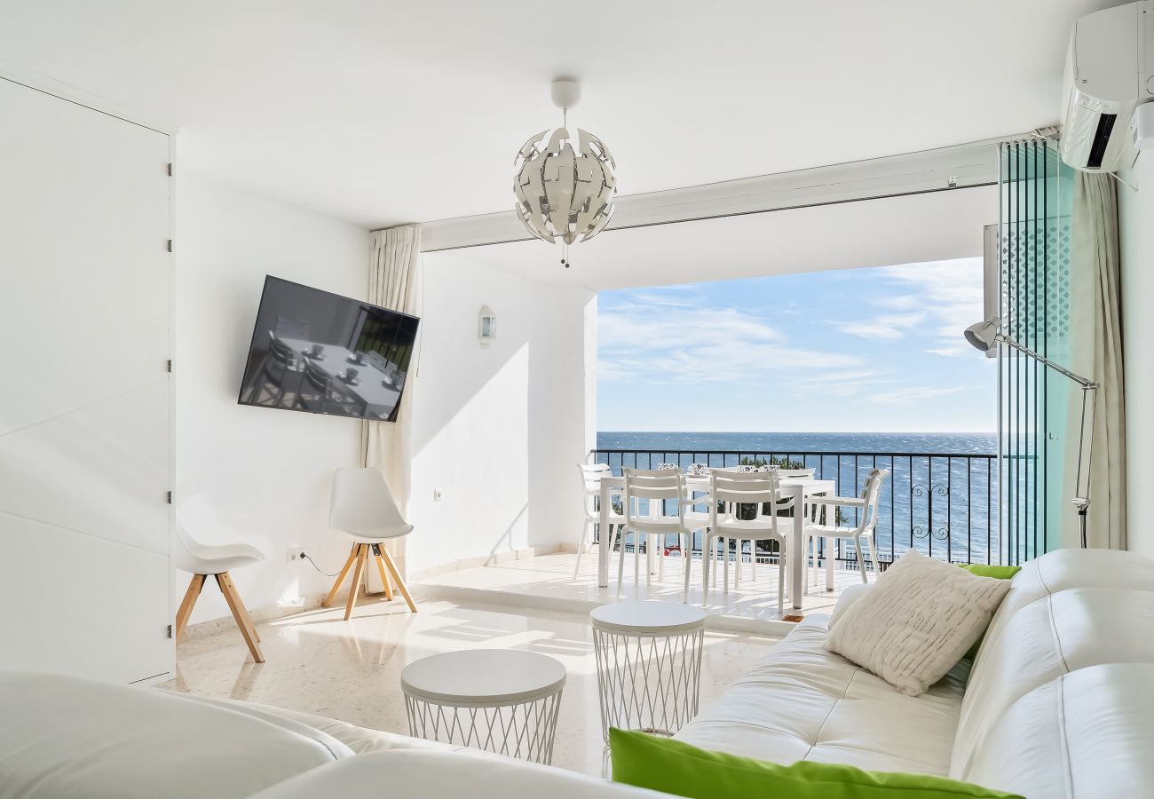 Apartamento en Nerja - Estancia frente al mar – Ubicación perfecta y céntrica en Nerja