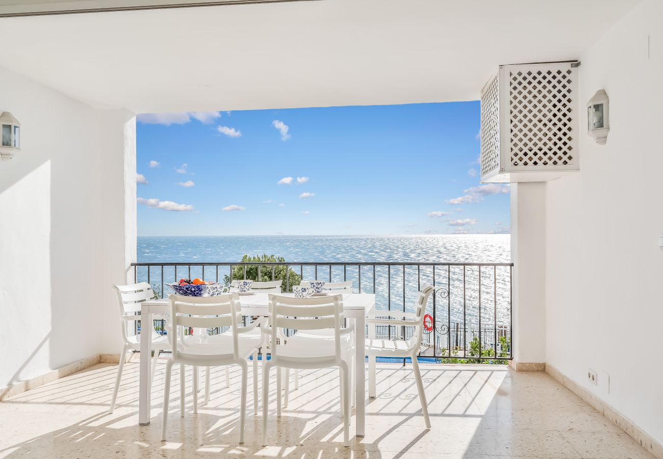 Apartamento en Nerja - Estancia frente al mar – Ubicación perfecta y céntrica en Nerja