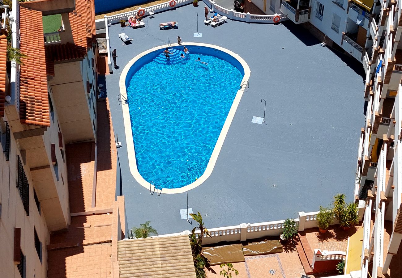 Apartamento en La Herradura - Escapada con Amplia Terraza – Cerca de la Playa y del Centro