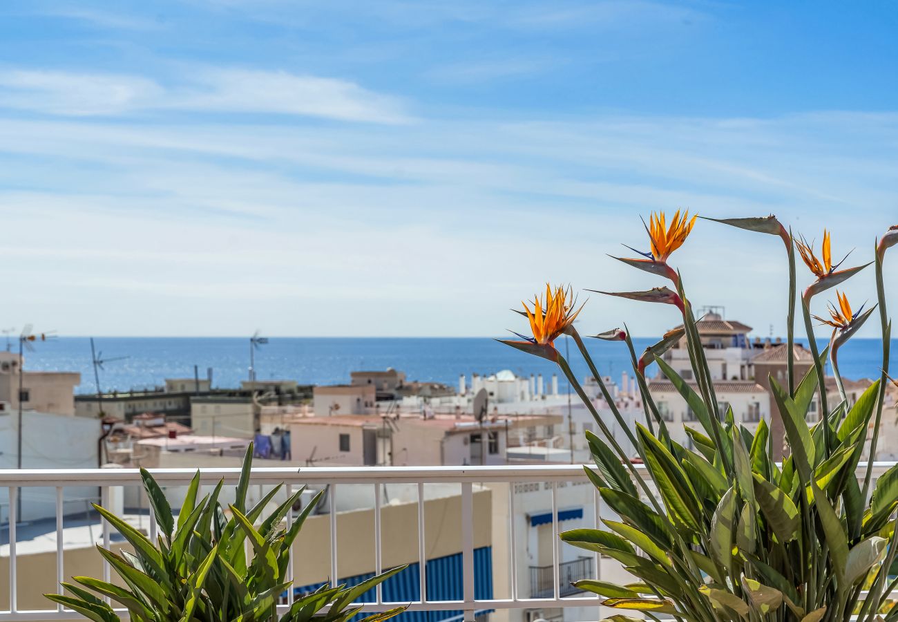 Apartamento en La Herradura - Escapada con Amplia Terraza – Cerca de la Playa y del Centro