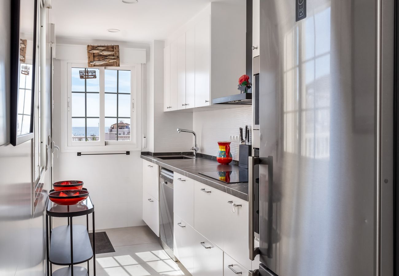 Apartamento en La Herradura - Escapada con Amplia Terraza – Cerca de la Playa y del Centro