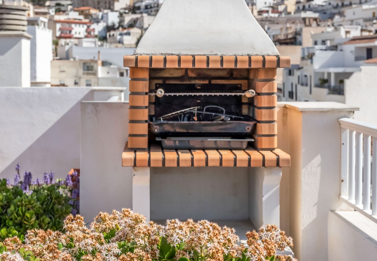Apartamento en La Herradura - Escapada con Amplia Terraza – Cerca de la Playa y del Centro