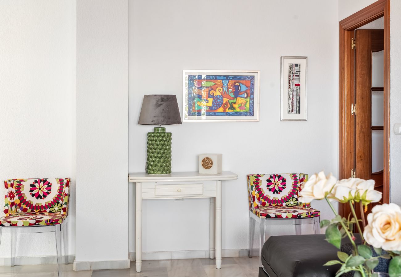 Apartamento en La Herradura - Escapada con Amplia Terraza – Cerca de la Playa y del Centro