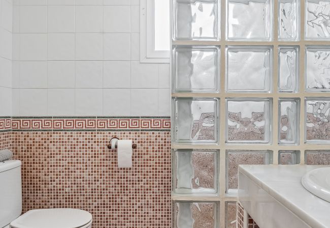 Casa adosada en Nerja - Playa Burriana – Casa adosada con 3 amplias terrazas y vistas al mar Casa adosada en Nerja - Playa Burriana – Casa adosada con 3 amplias terrazas y vistas al mar