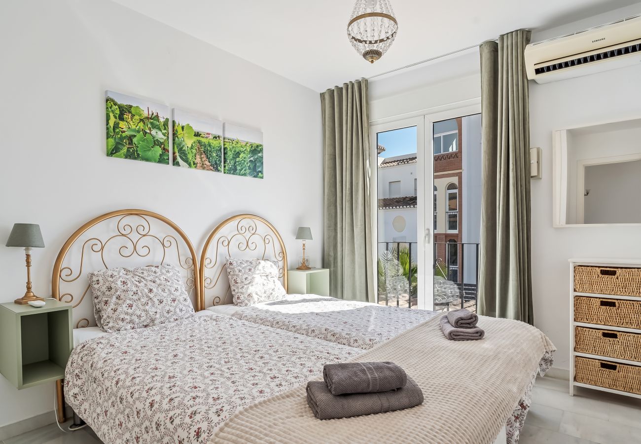 Casa adosada en Nerja - Playa Burriana – Casa adosada con 3 amplias terrazas y vistas al mar