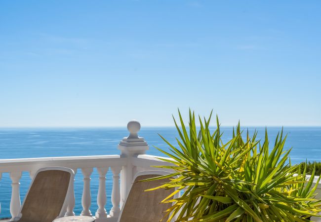 Casa adosada en Nerja - Adosado con piscina privada climatizada y vistas al mar Casa adosada en Nerja - Adosado con piscina privada climatizada y vistas al mar
