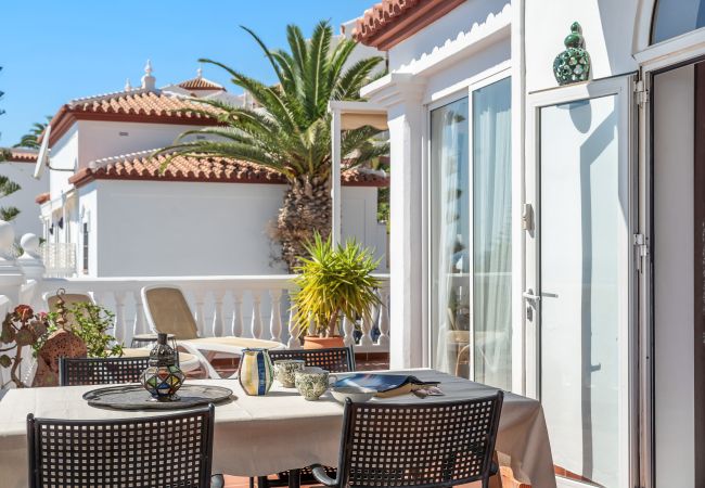 Casa adosada en Nerja - Adosado con piscina privada climatizada y vistas al mar Casa adosada en Nerja - Adosado con piscina privada climatizada y vistas al mar