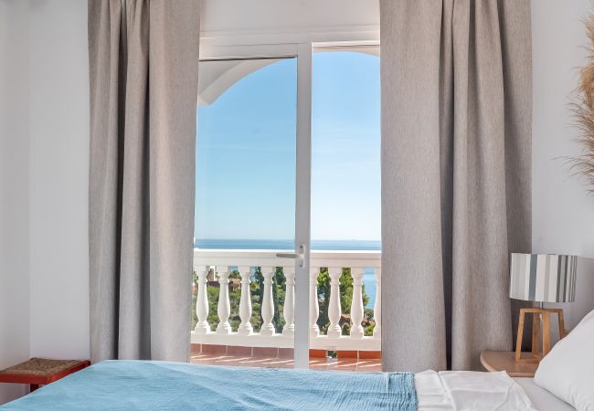 Casa adosada en Nerja - Adosado con piscina privada climatizada y vistas al mar Casa adosada en Nerja - Adosado con piscina privada climatizada y vistas al mar