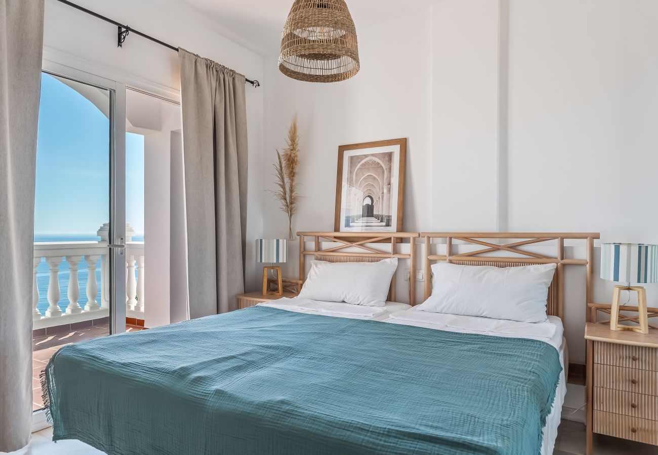 Casa adosada en Nerja - Lujo moderno – Casa adosada con piscina privada y vistas al mar