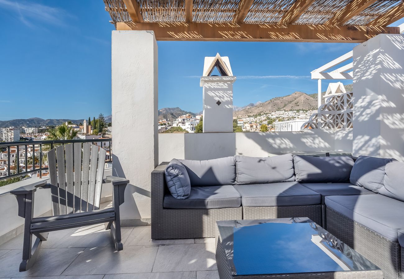 Apartamento en Nerja - Vistas al mar, tres terrazas – cerca de Burriana Beach