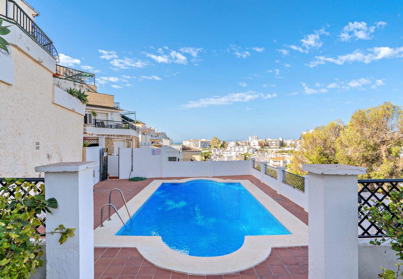Apartamento en Nerja - Vistas al mar, tres terrazas – cerca de Burriana Beach