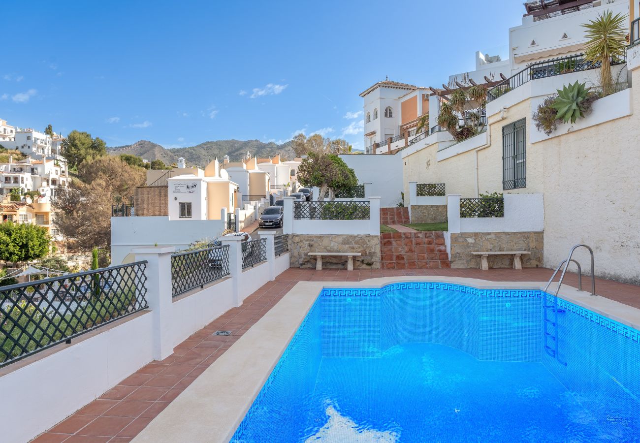 Apartamento en Nerja - Vistas al mar, tres terrazas – cerca de Burriana Beach