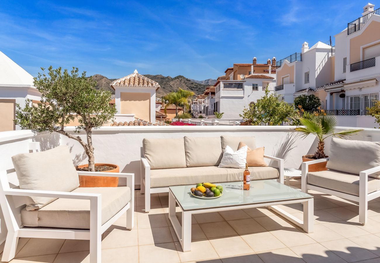 Casa adosada en Nerja - Terraza Impresionante, Casa Elegante en Nerja
