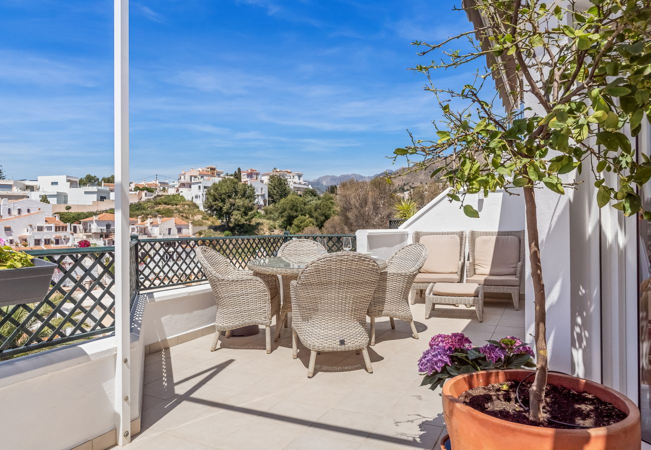 Casa adosada en Nerja - Terraza Impresionante, Casa Elegante en Nerja