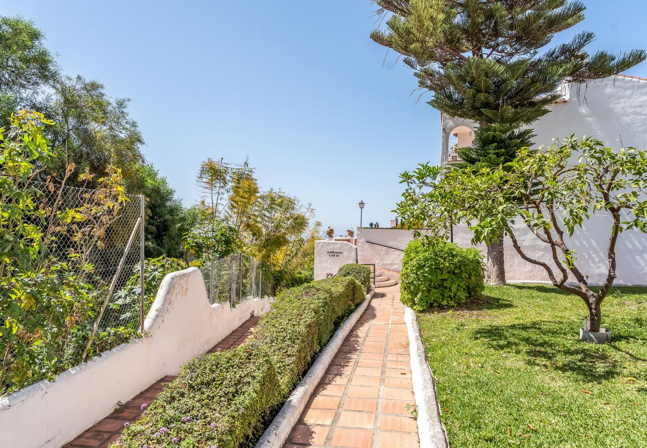 Casa adosada en Nerja - Casa soleada con terraza en Nerja