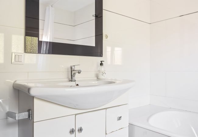 Villa in La Herradura - Exclusive Villa, Wonderful Garden, Private Heated Pool Villa in La Herradura - Exclusive Villa, Wonderful Garden, Private Heated Pool