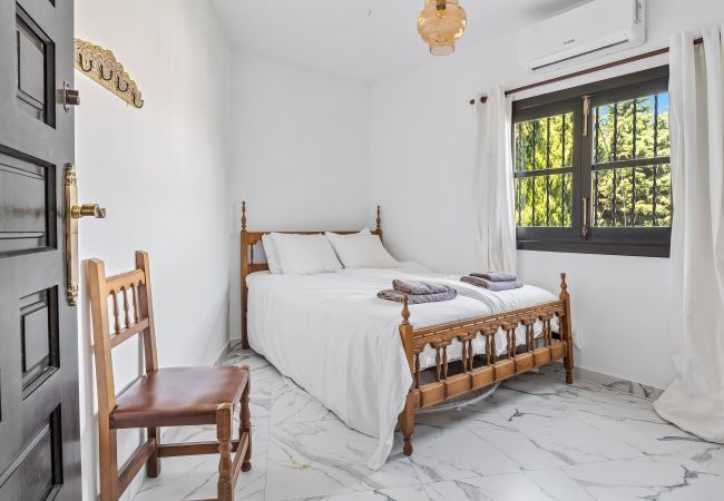 Villa in La Herradura - Exclusive Villa, Wonderful Garden, Private Heated Pool Villa in La Herradura - Exclusive Villa, Wonderful Garden, Private Heated Pool