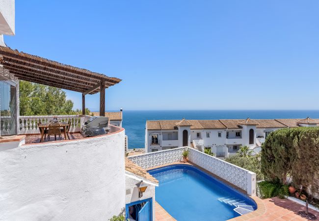 Villa in La Herradura - Exclusive Villa, Wonderful Garden, Private Heated Pool Villa in La Herradura - Exclusive Villa, Wonderful Garden, Private Heated Pool