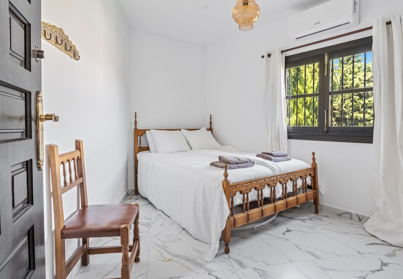 Villa in La Herradura - Exclusive Villa, Wonderful Garden, Private Heated Pool