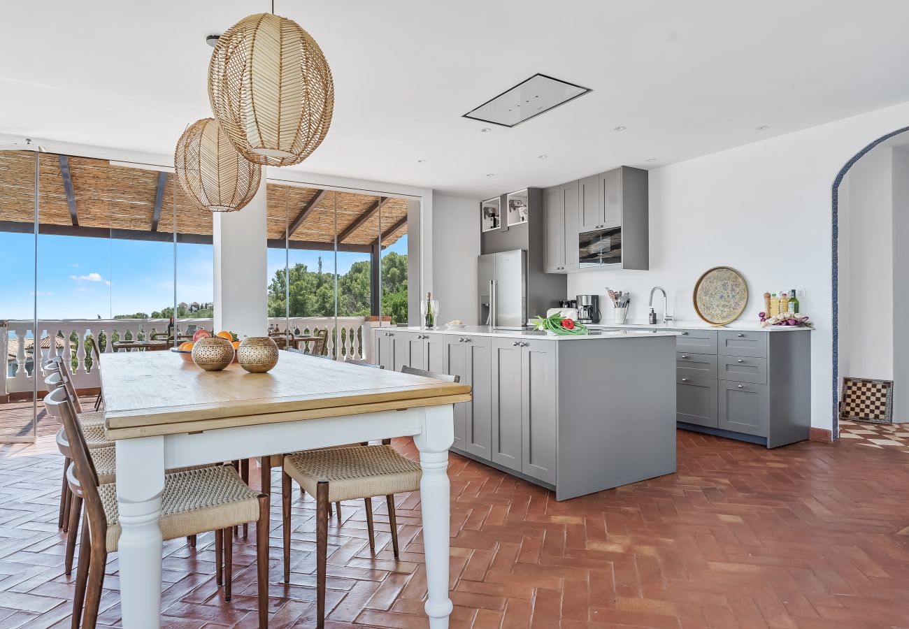 Villa in La Herradura - Exclusive Villa, Wonderful Garden, Private Heated Pool