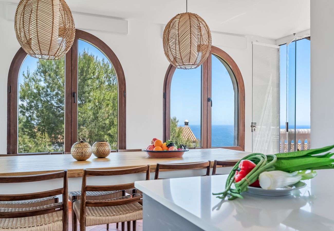 Villa in La Herradura - Exclusive Villa, Wonderful Garden, Private Heated Pool