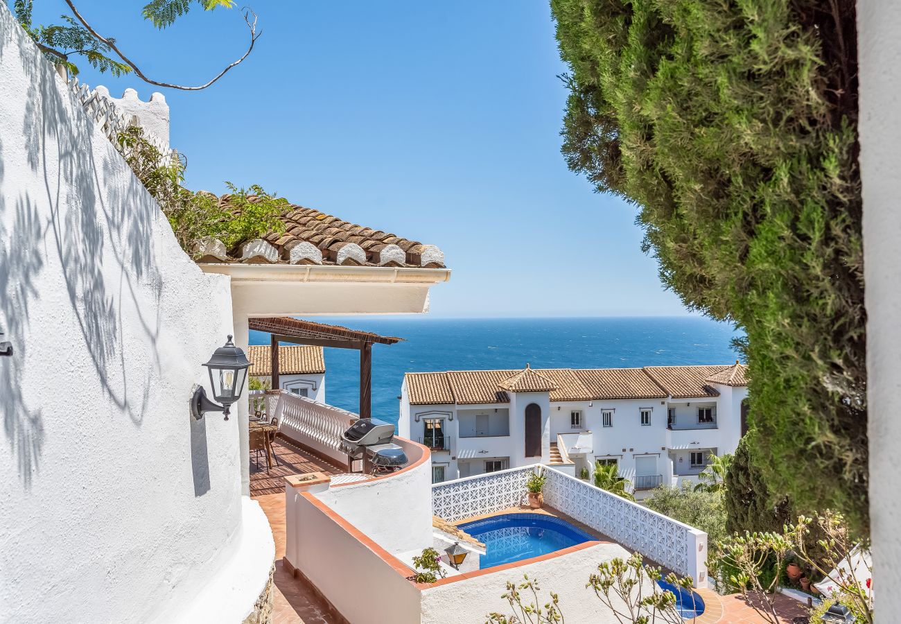 Villa in La Herradura - Exclusive Villa, Wonderful Garden, Private Heated Pool
