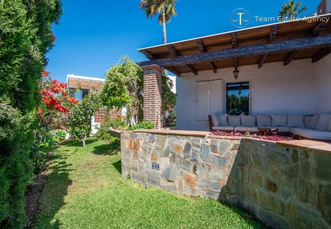 Villa in La Herradura - Luxury Villa with Sea View, Private Heated Pool (Optional) Villa in La Herradura - Luxury Villa with Sea View, Private Heated Pool (Optional)