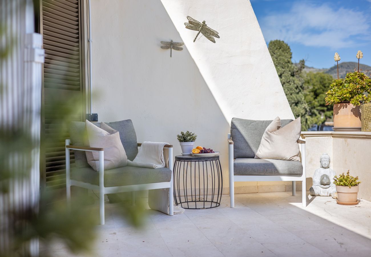 Terraced House in La Herradura - Elegant Townhouse, Large Terrace, Pool & Paddle Courts