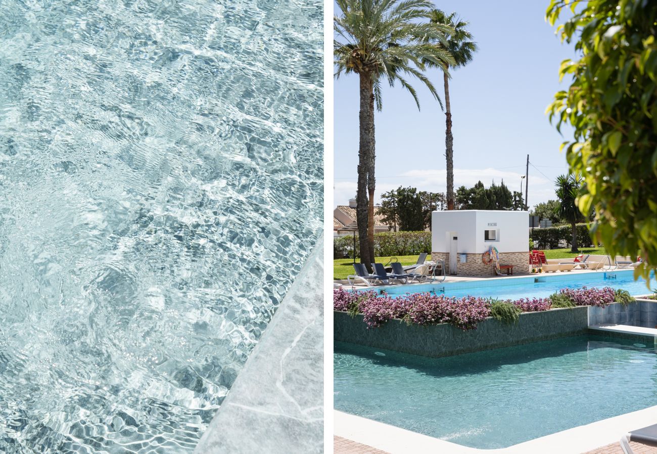 Terraced House in La Herradura - Elegant Townhouse, Large Terrace, Pool & Paddle Courts