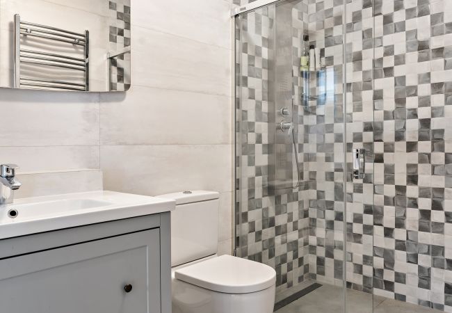 Villa in La Herradura - Villa, Private Pool, 5-Minute Walk to the Beach Villa in La Herradura - Villa, Private Pool, 5-Minute Walk to the Beach