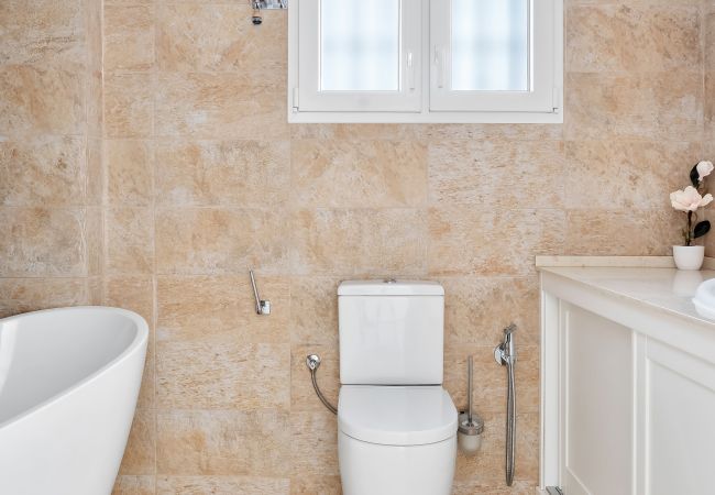 Villa in La Herradura - Villa, Private Pool, 5-Minute Walk to the Beach Villa in La Herradura - Villa, Private Pool, 5-Minute Walk to the Beach